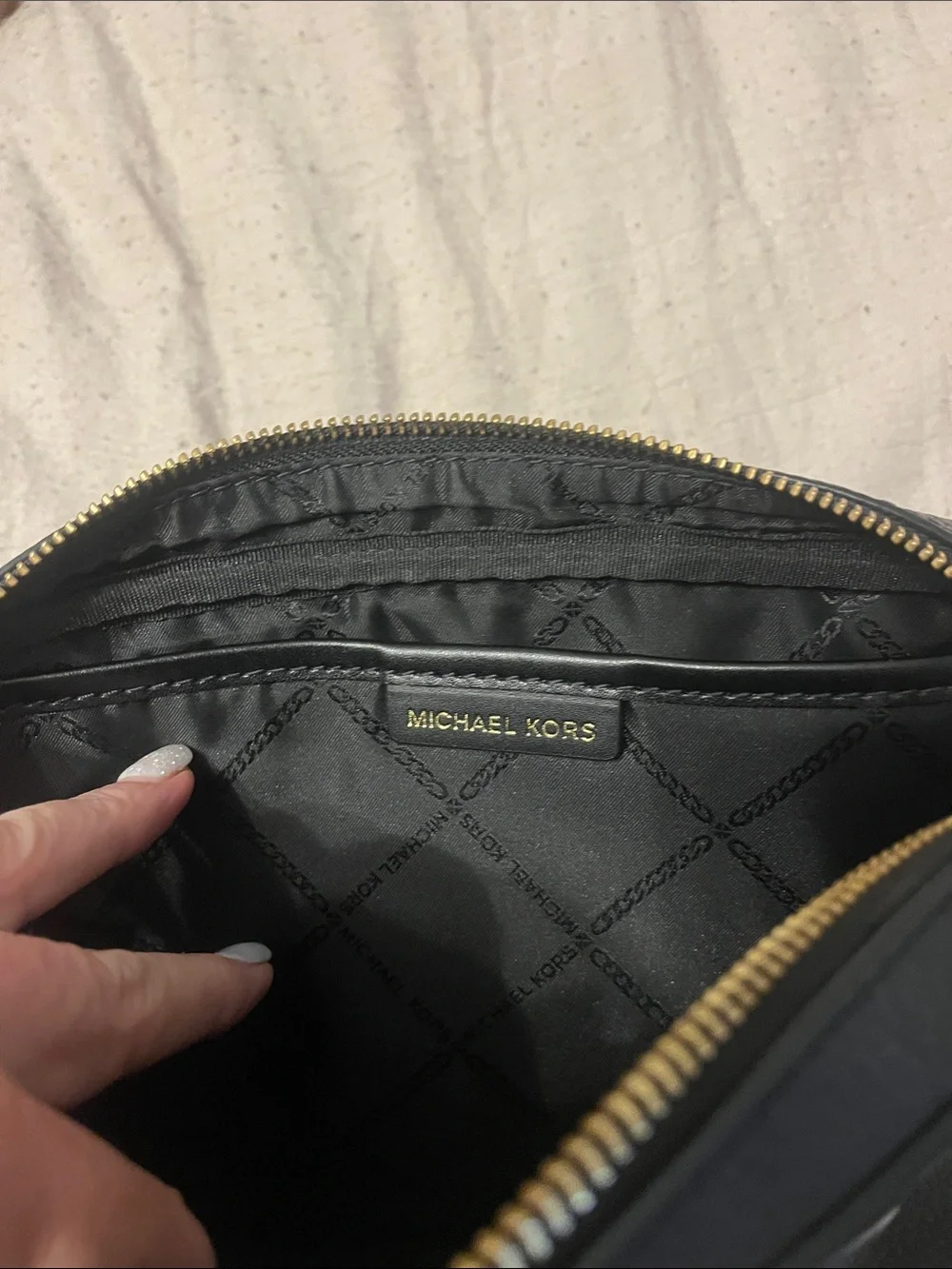 Black Michael Kors cross body/small side bag